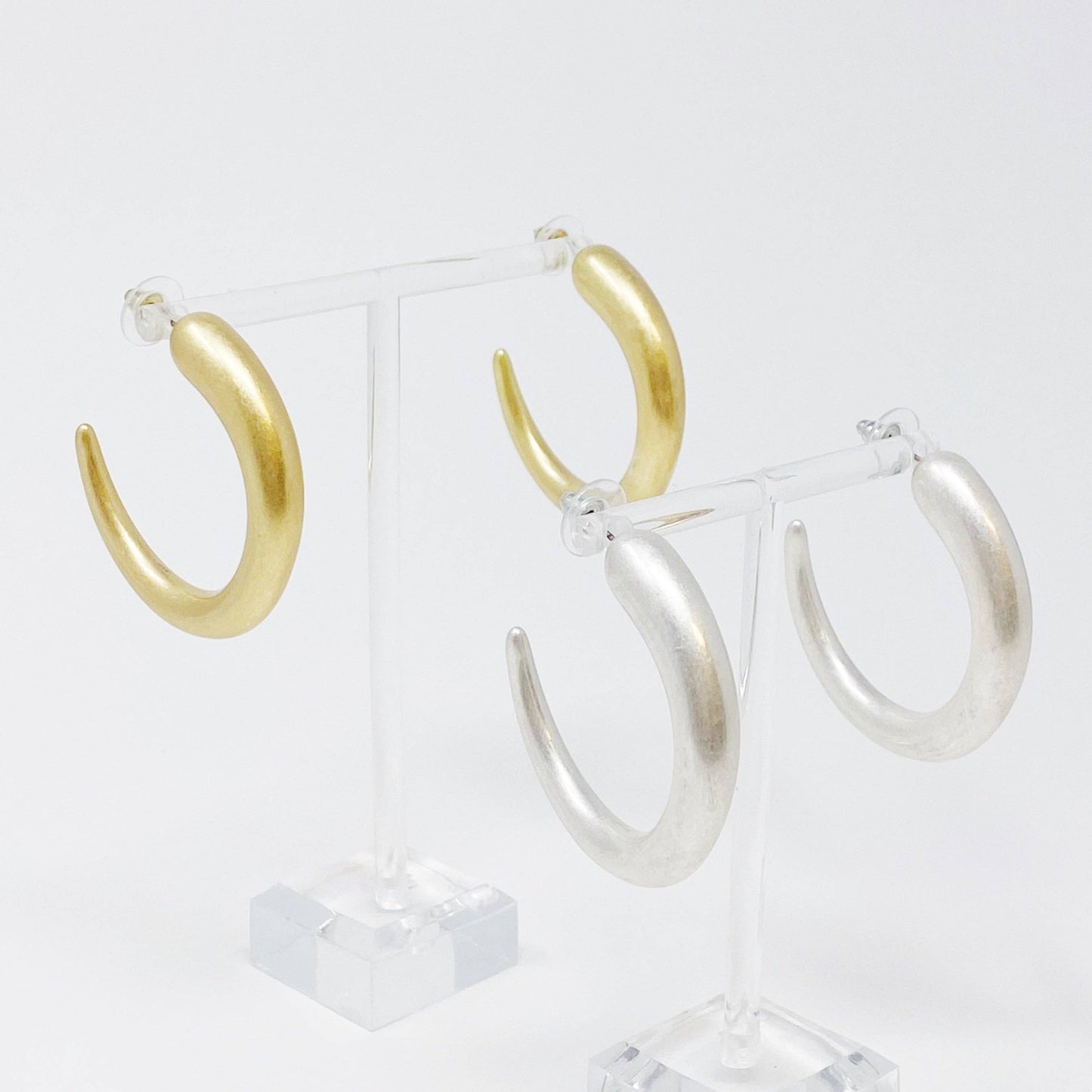 Smooth Hoop Earrings: Gold