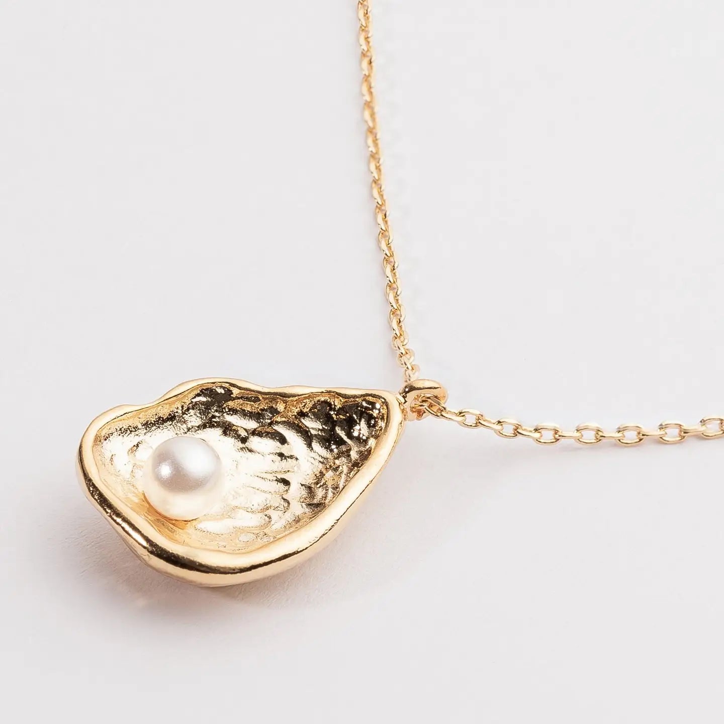 The Golden Tide Pearl Necklace