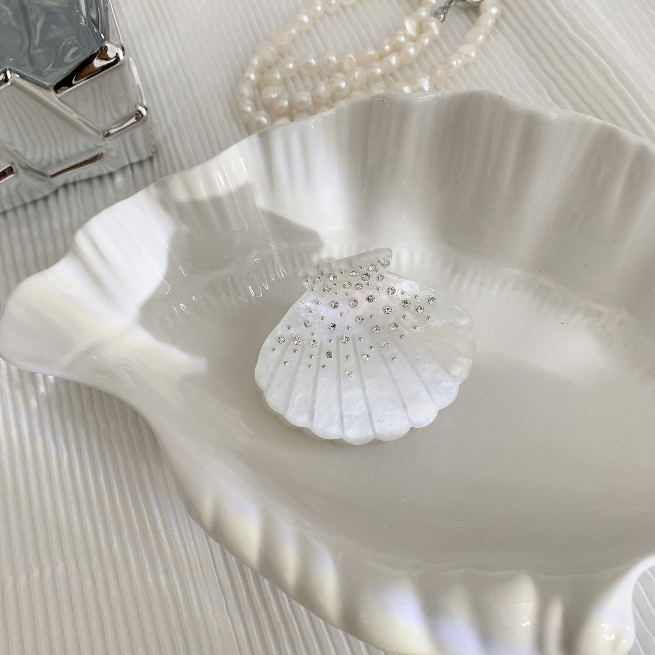 Pearl Coast Shell Clip