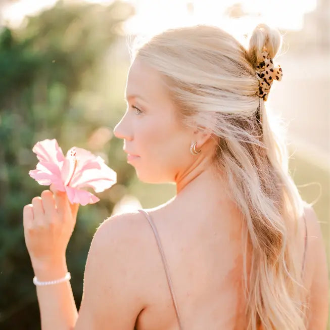 Small Classic Hair Clip Blonde Tortoise