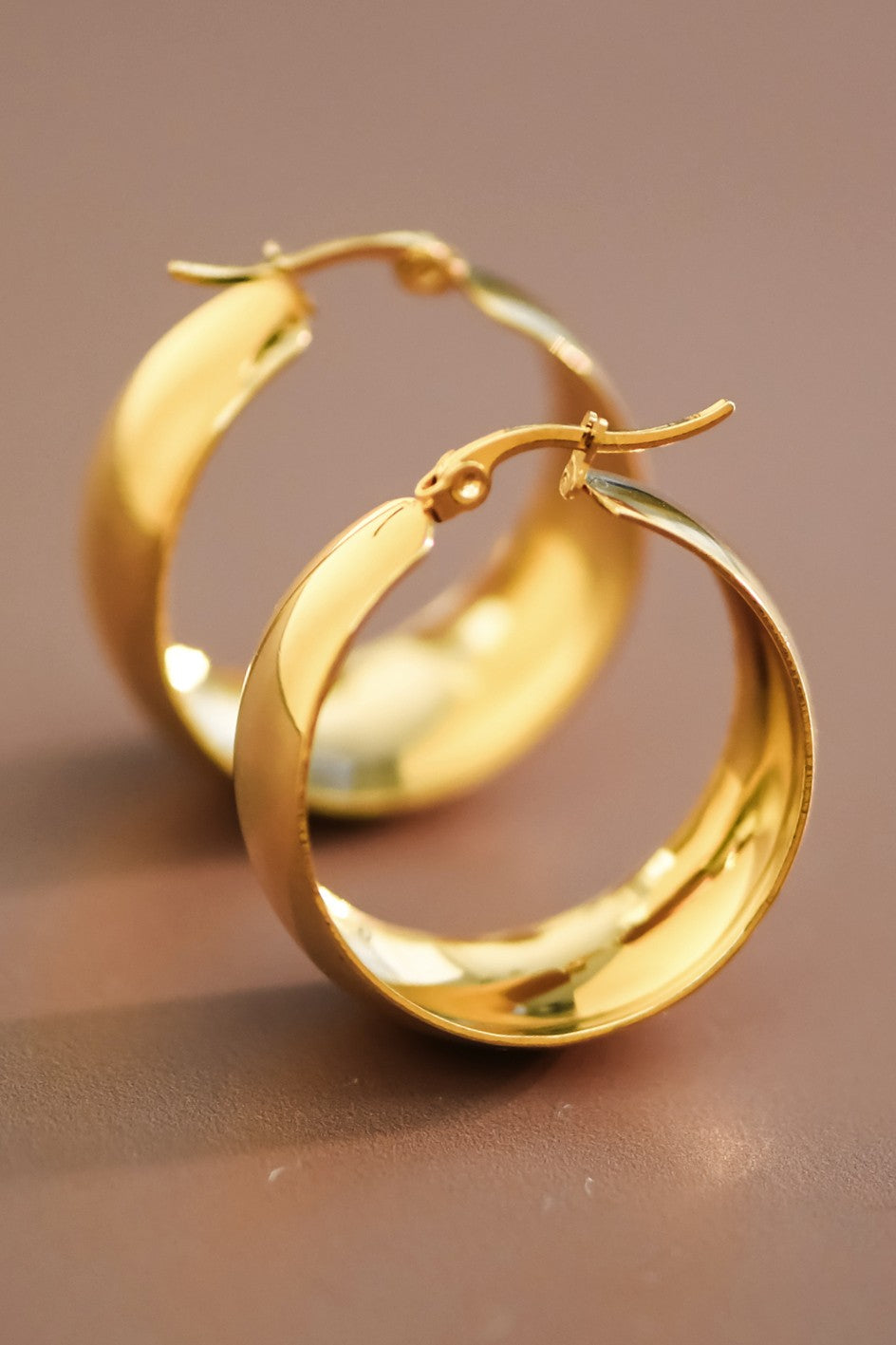 Mila Hoop Earrings