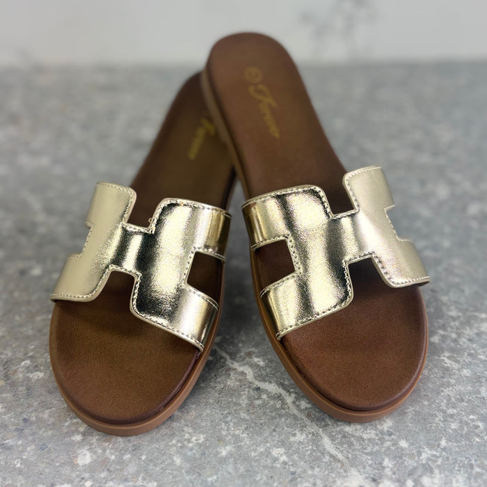 Crucial Sandal