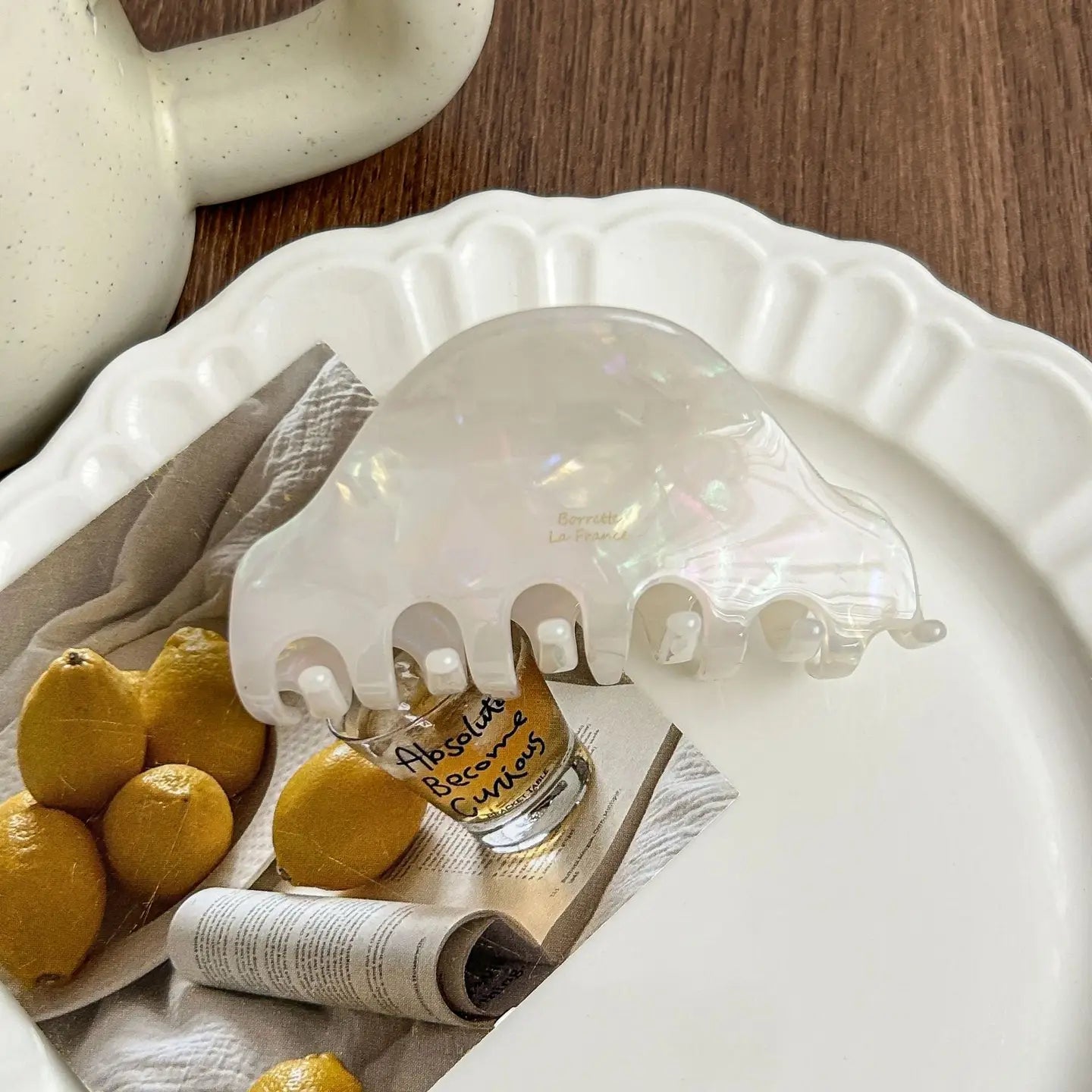 Vintage Medium Acetate Hair Claw Clip Pearl