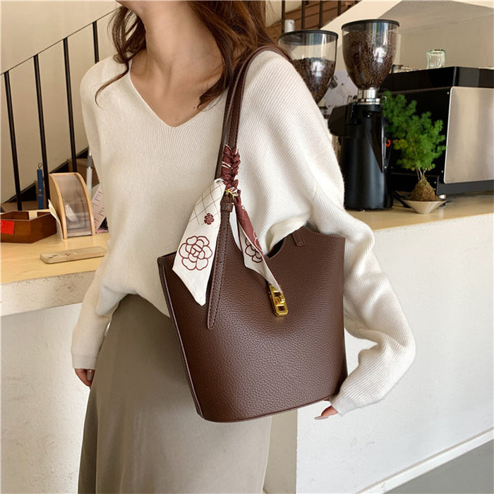 Paula Bucket Bag