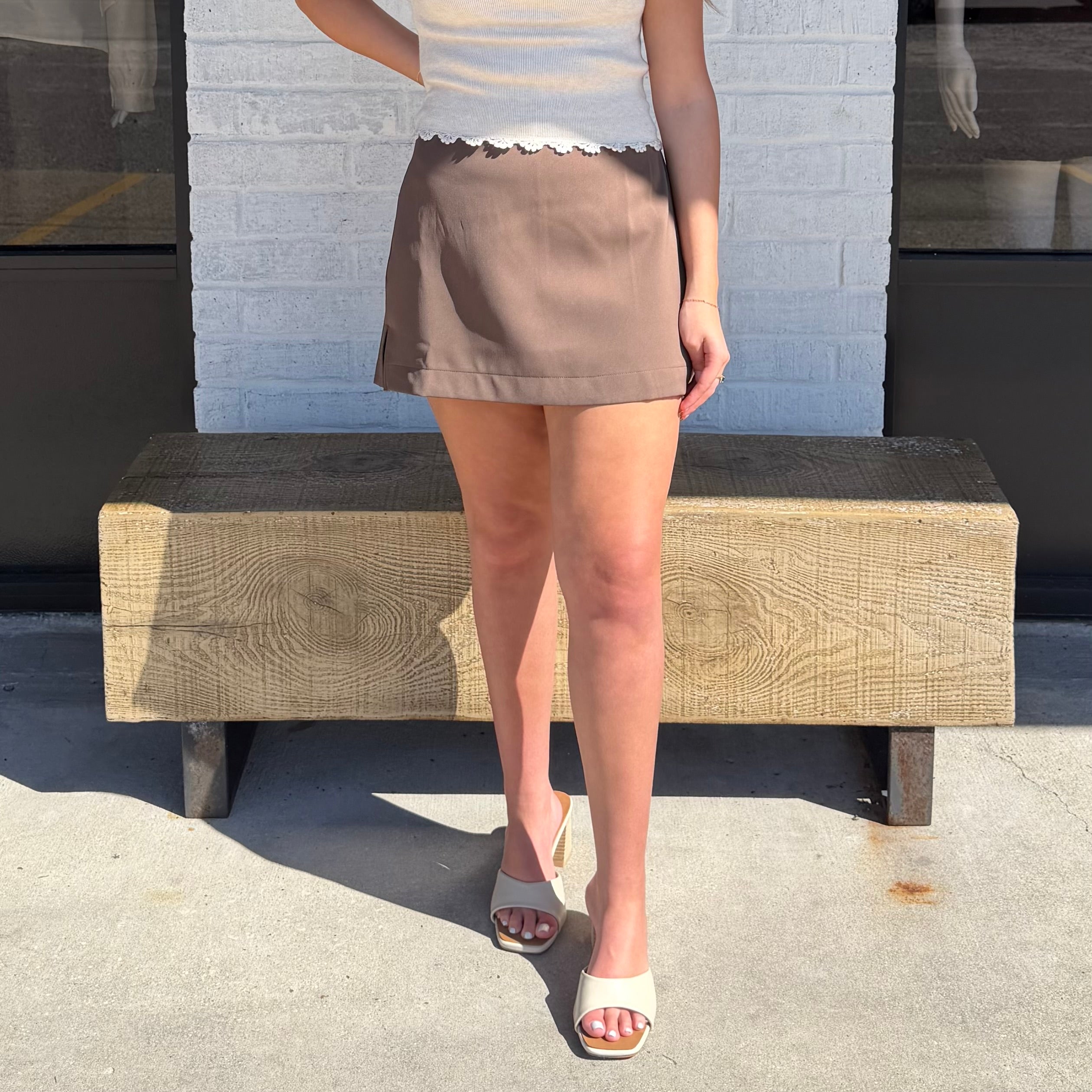 The Chelsea Mini Skort Mocha