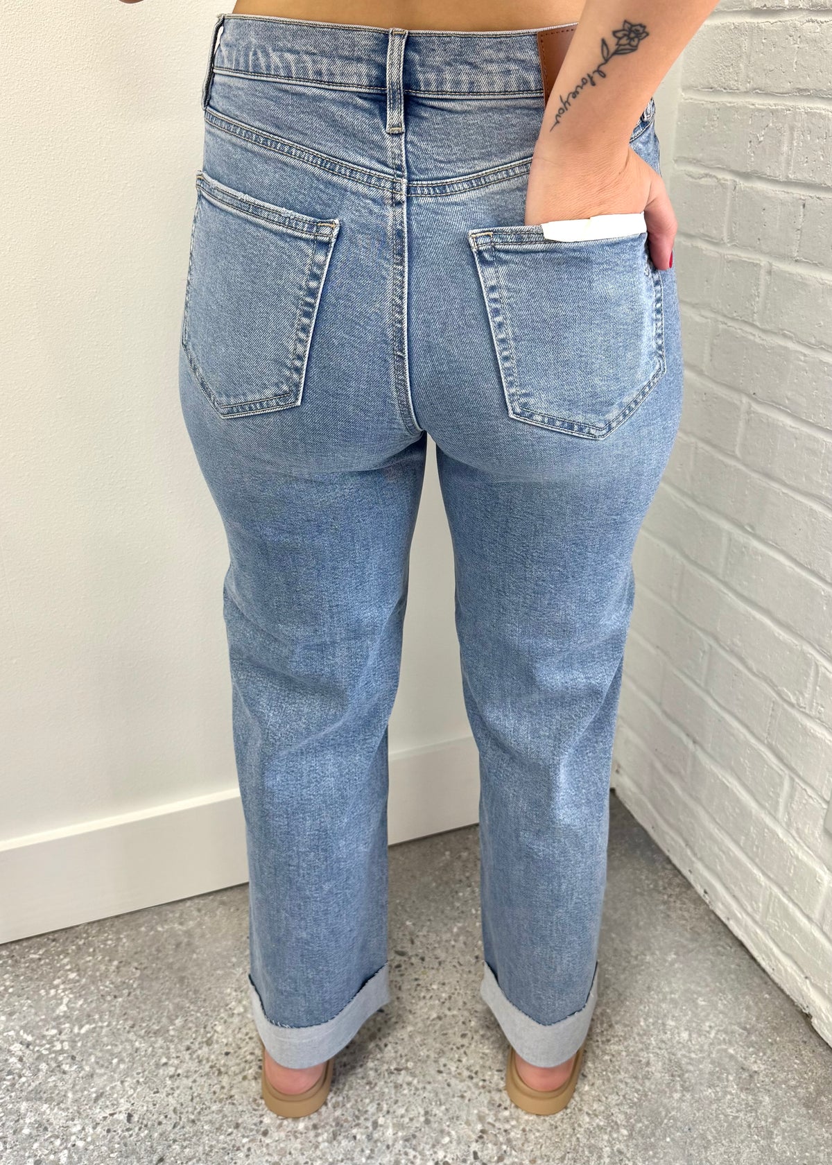 Ella HR Classic Straight Jean