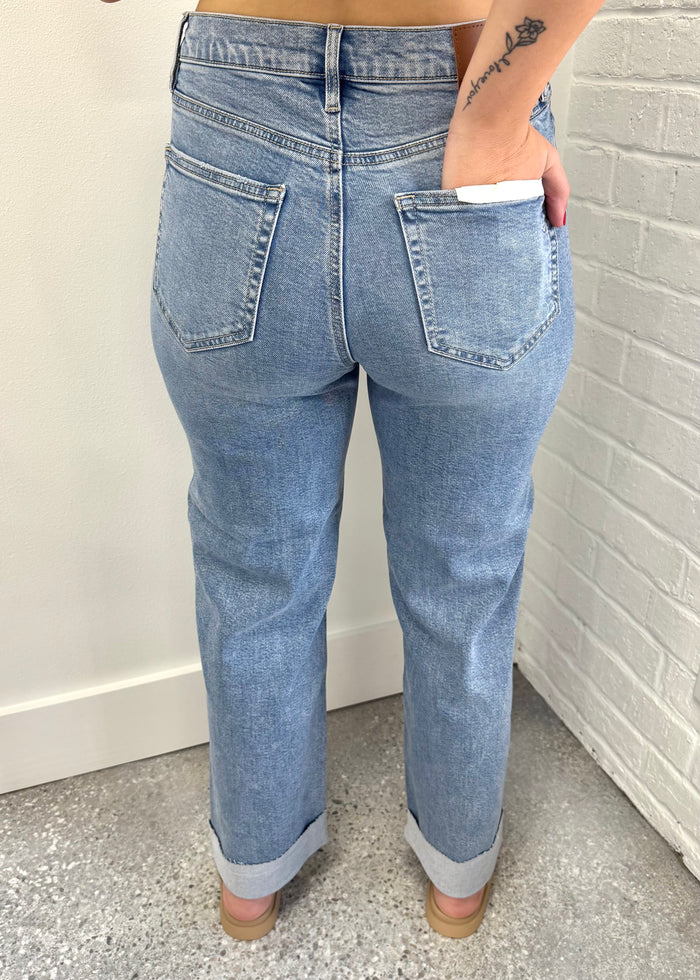 Ella HR Classic Straight Jean
