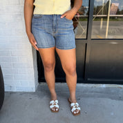 Judy Blue| HW Slim Shorts