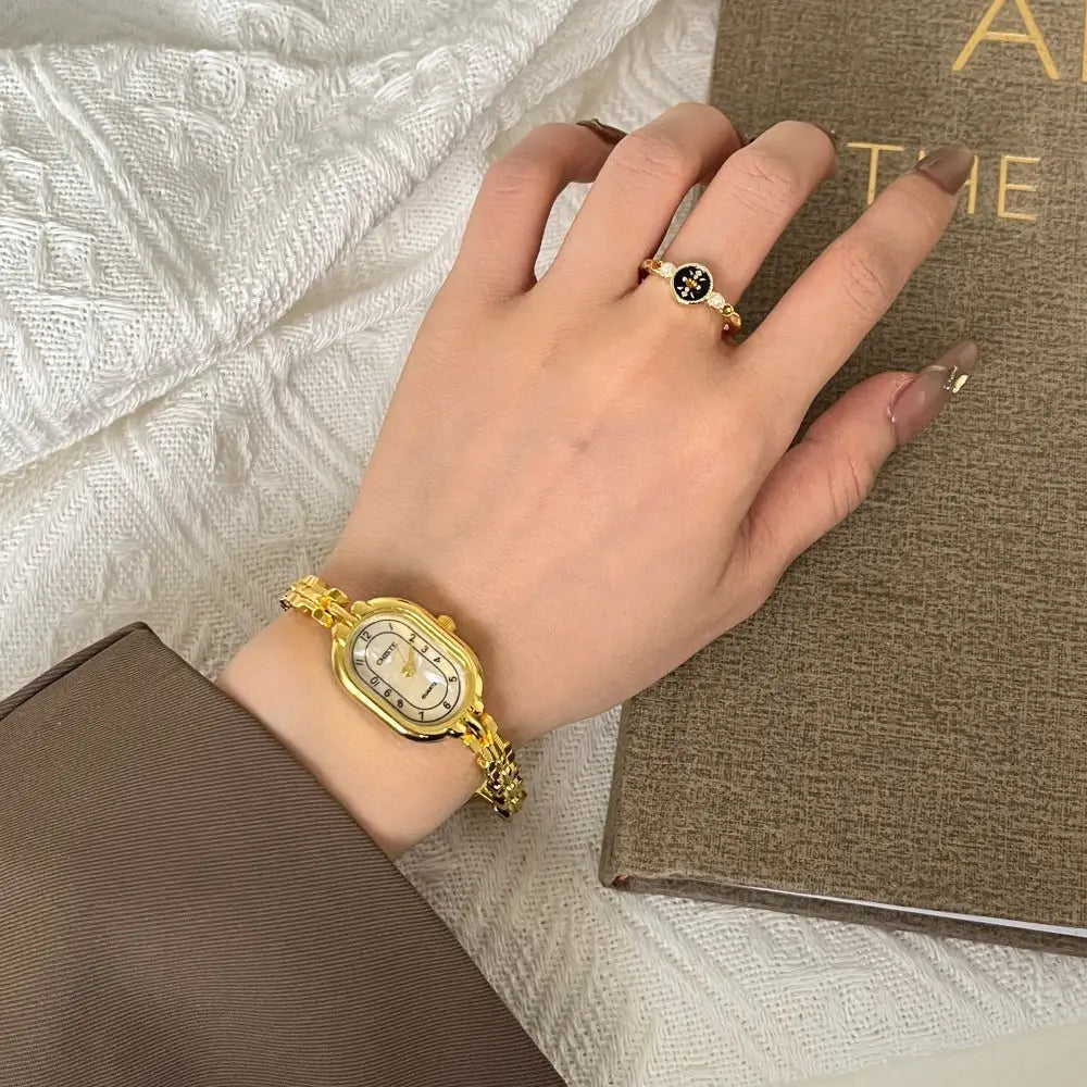 Vinny Vintage Bracelet Watch