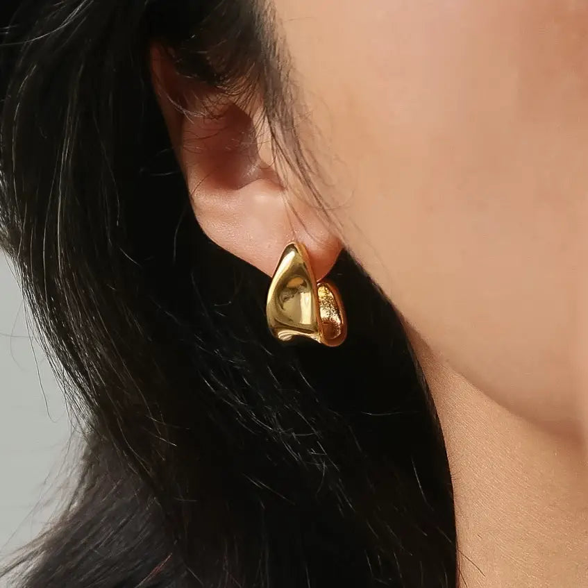 Ninelle Wave Hoop Earrings