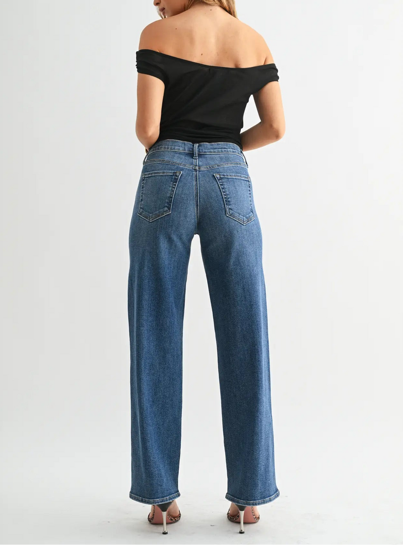 Daniella Loose Straight Jeans