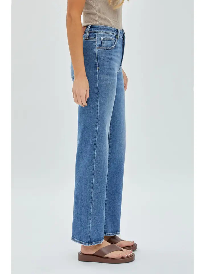 Kylie Straight Jeans