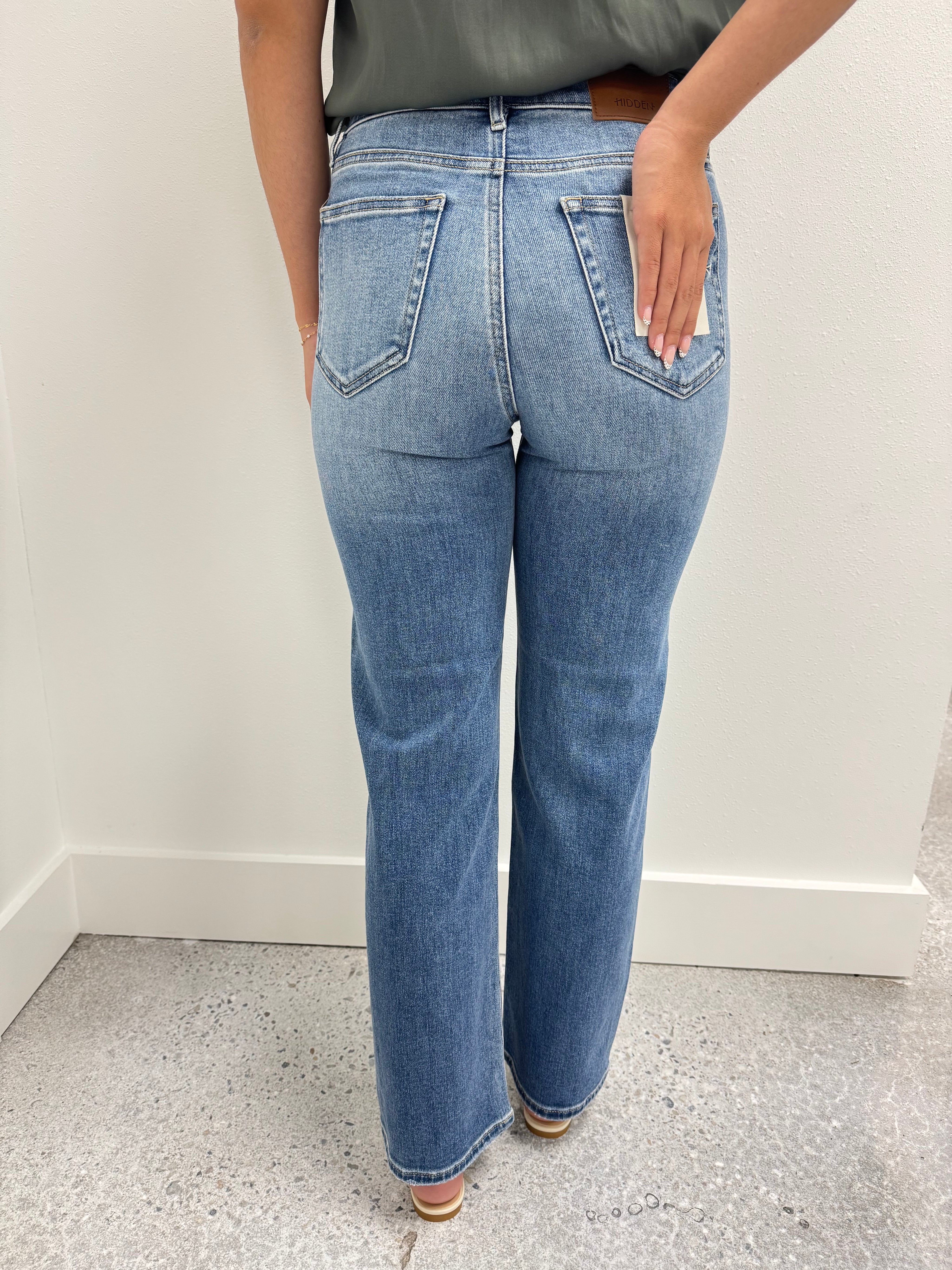 Kylie Straight Jeans