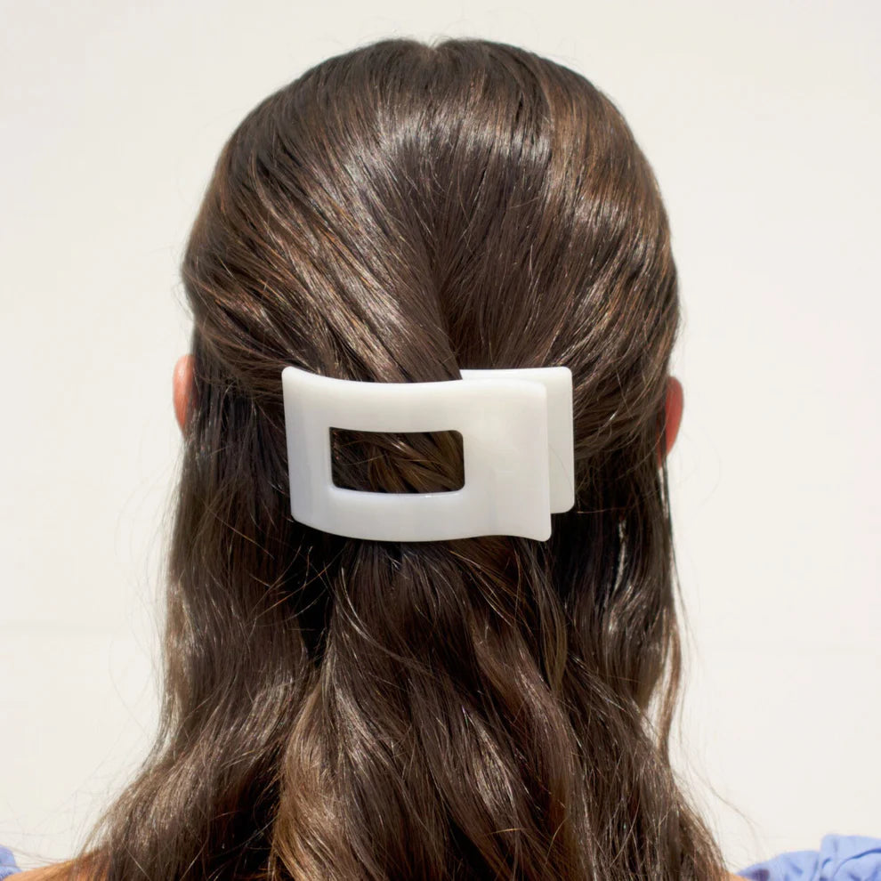 CoconutWhite_Rectangle_Small_Lifestyle.webp