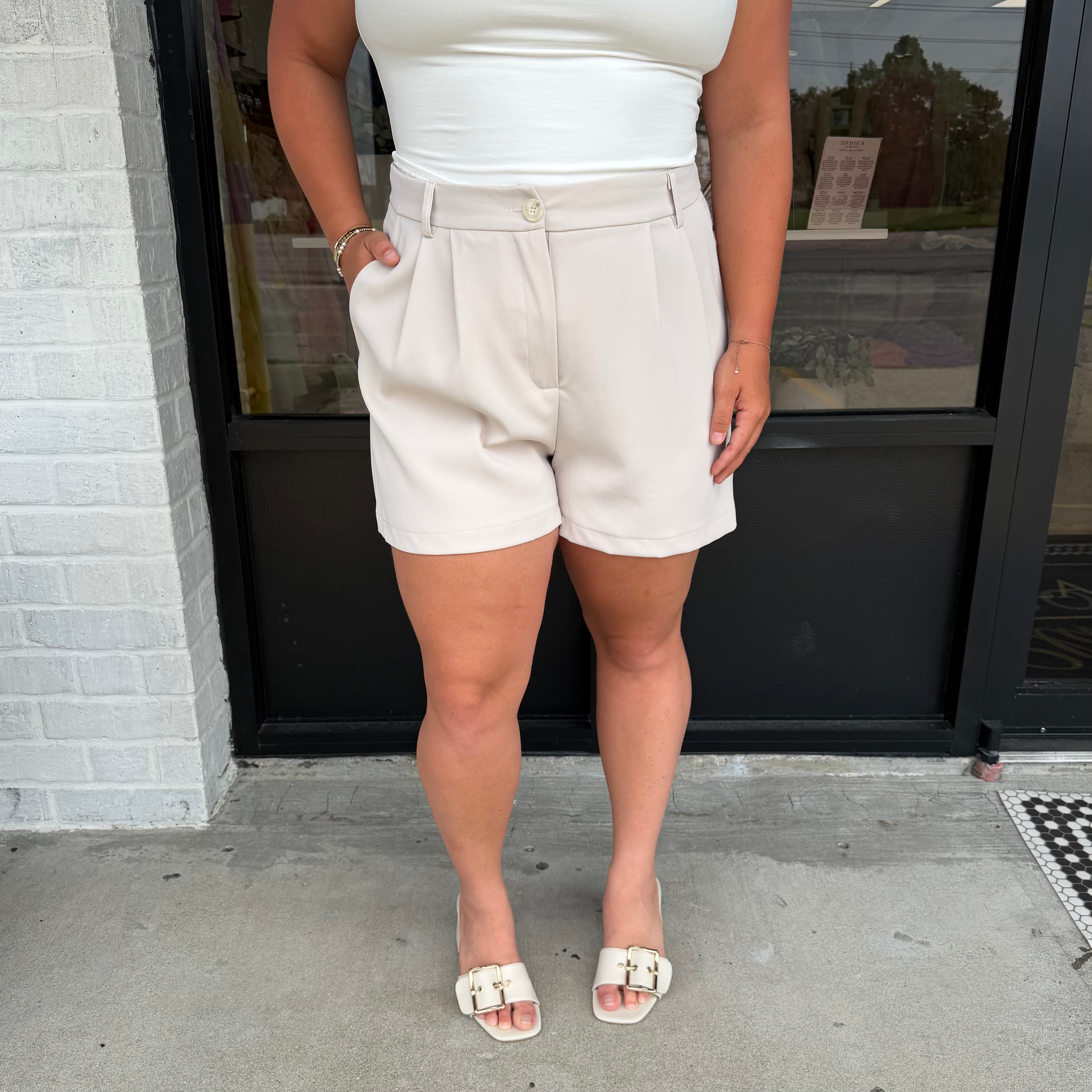 Tabby Trouser Shorts Cream