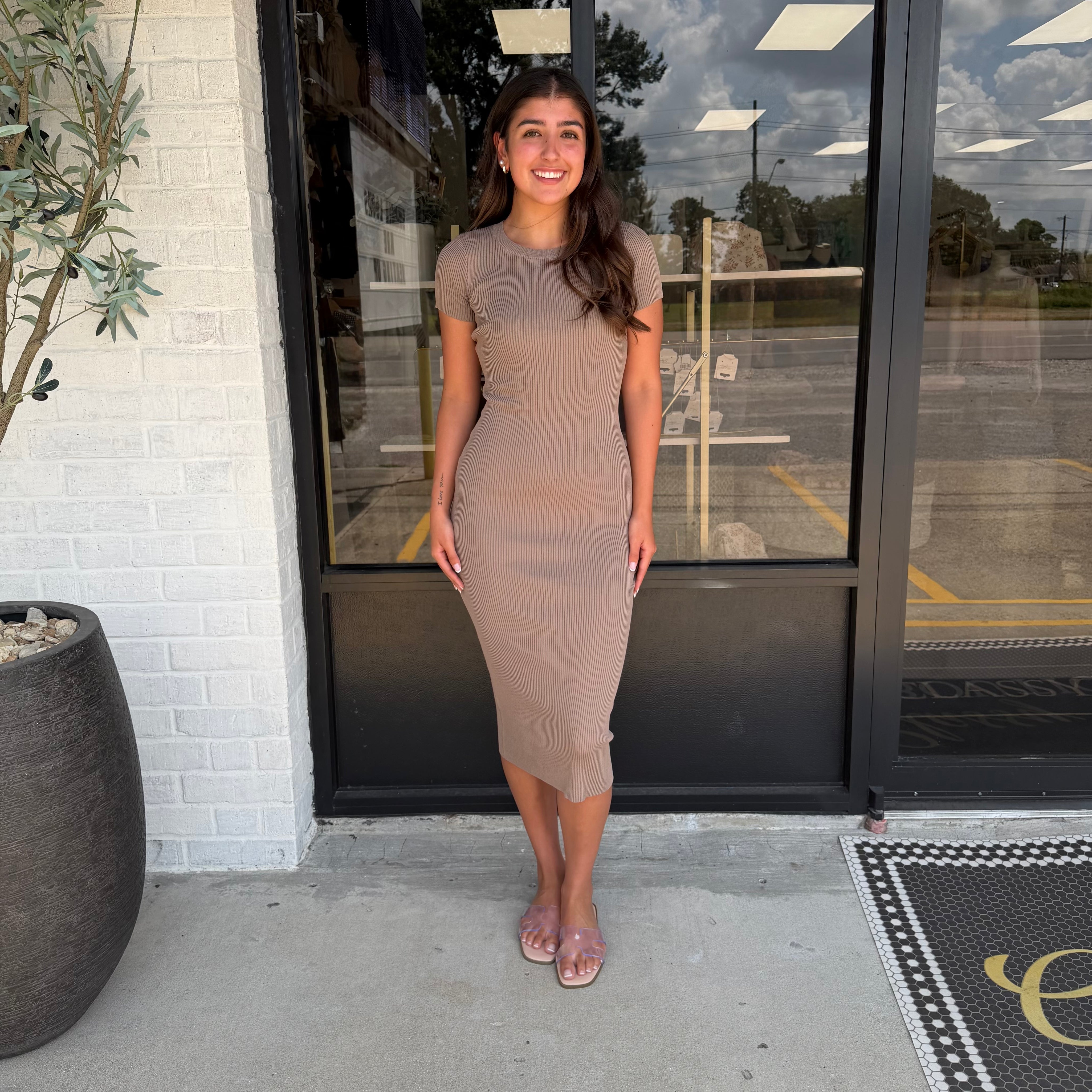 The Madison Ribbed Midi Dress Mocha