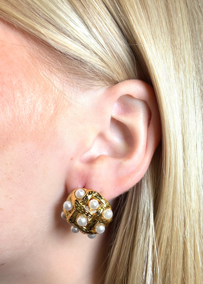 Ava Stud Earrings