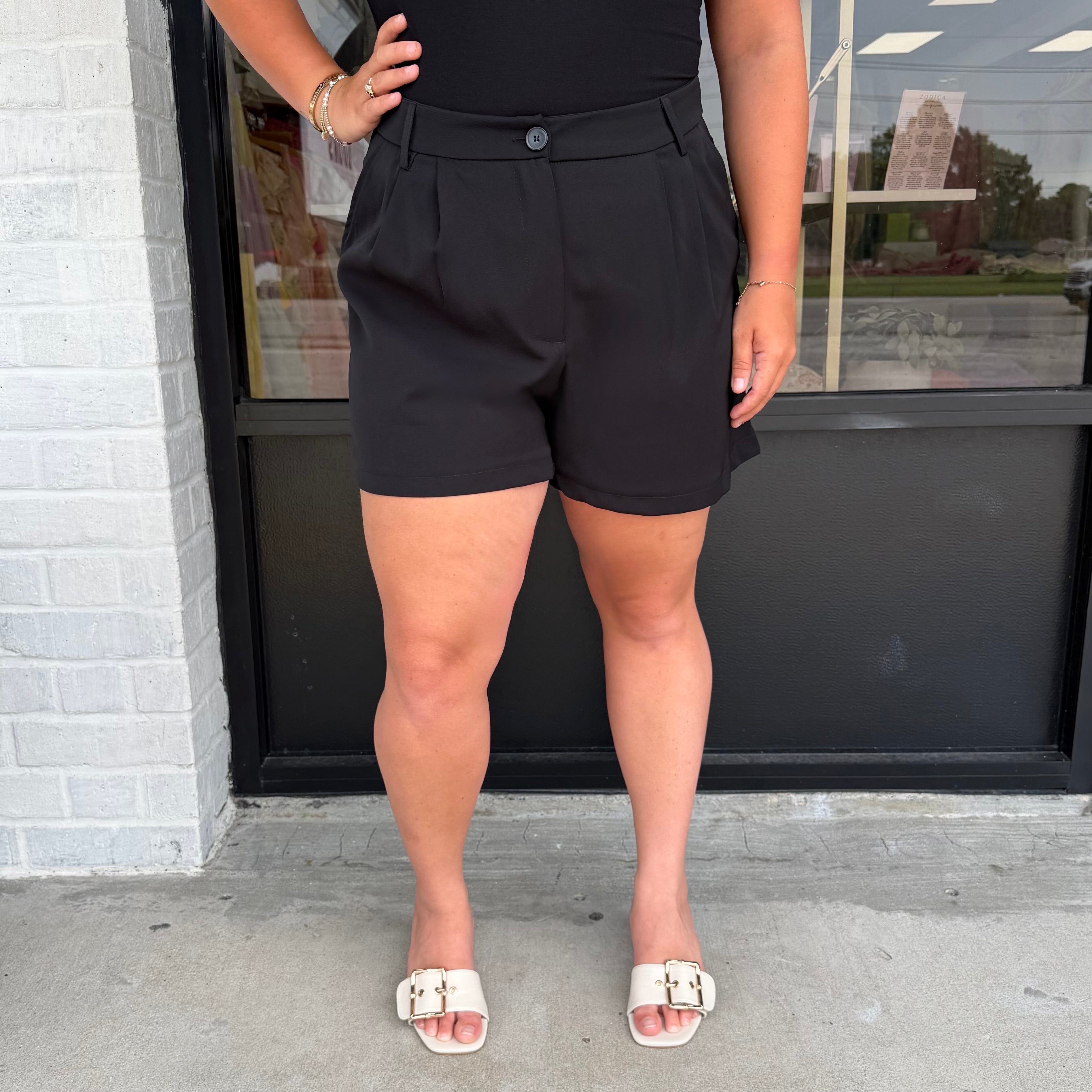 Tabby Trouser Shorts Black