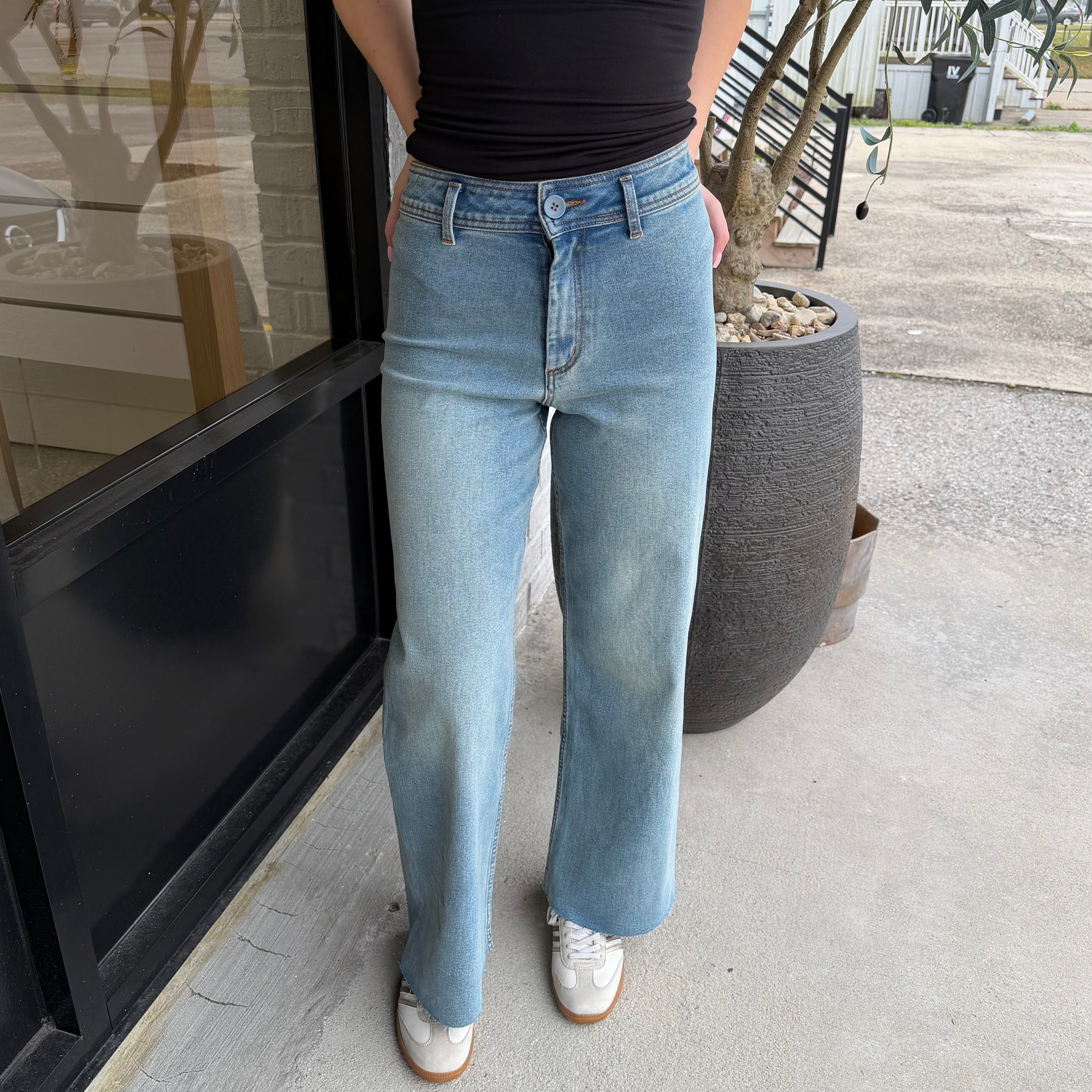 The Jordan Wide Leg Jean