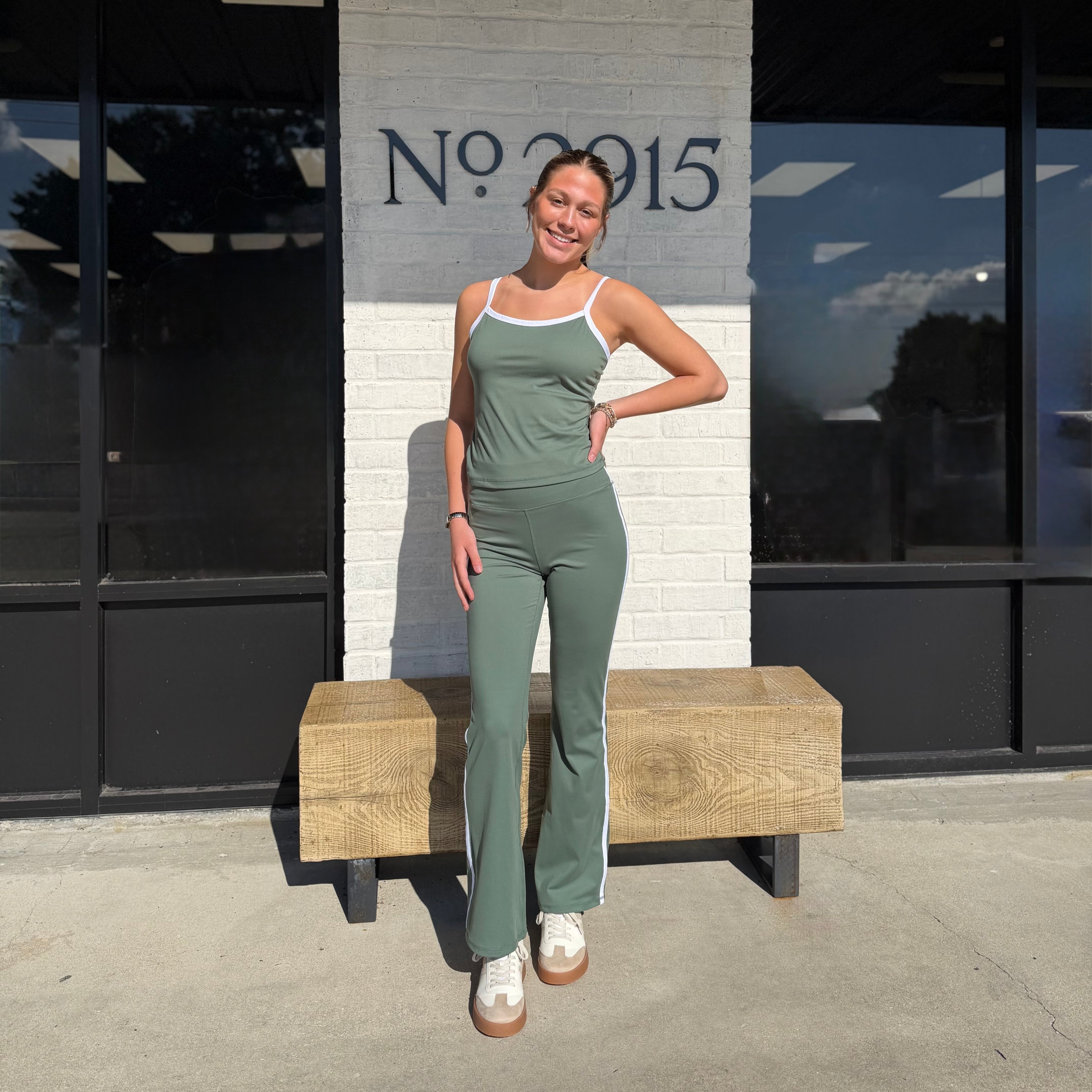 The Momentum Flare Legging Olive