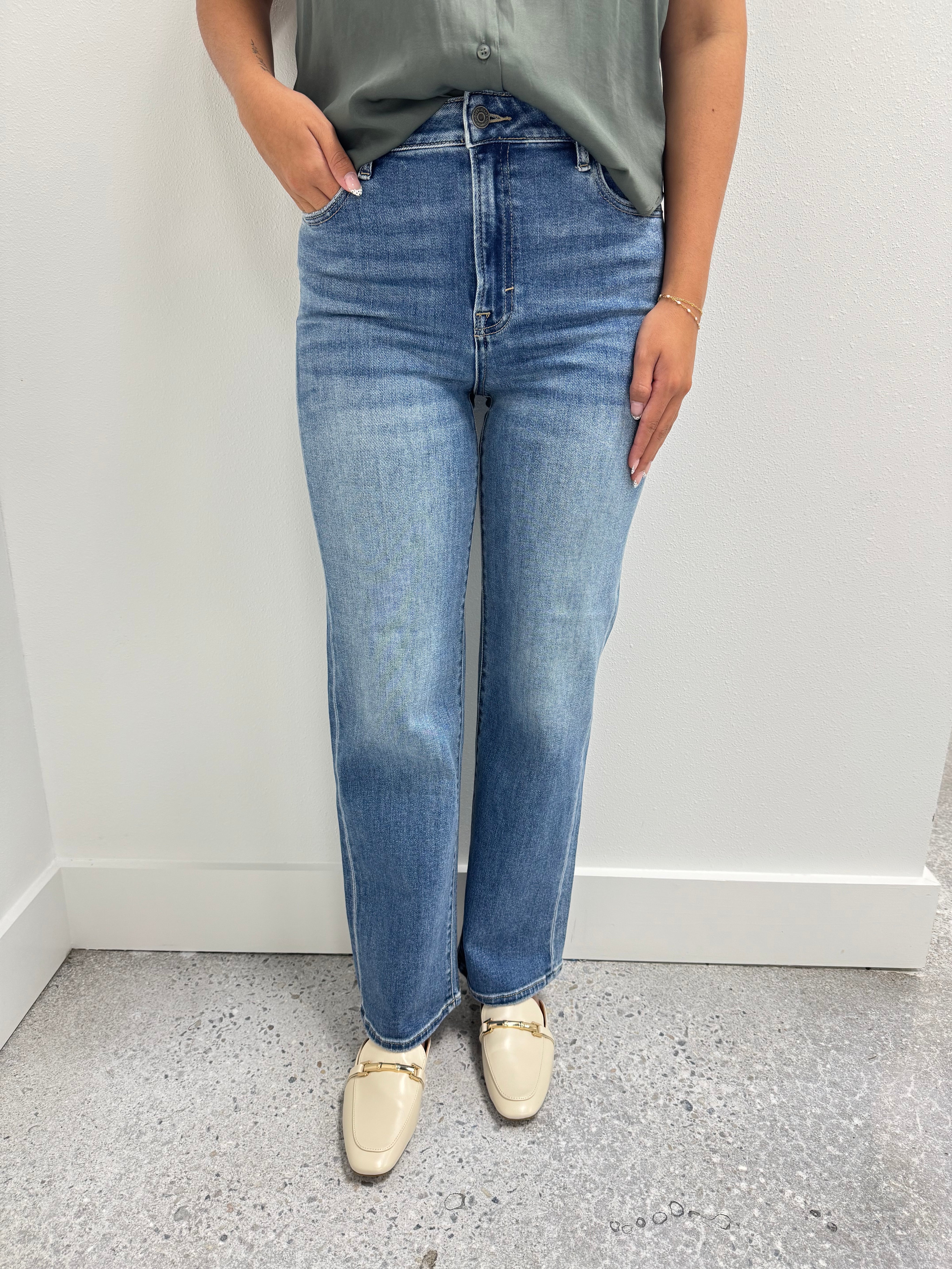 Kylie Straight Jeans