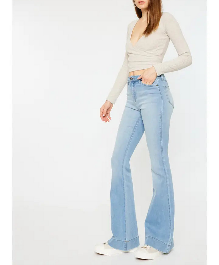 HR Flare Jeans