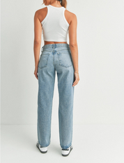 The Chill Girl Straight Medium Wash