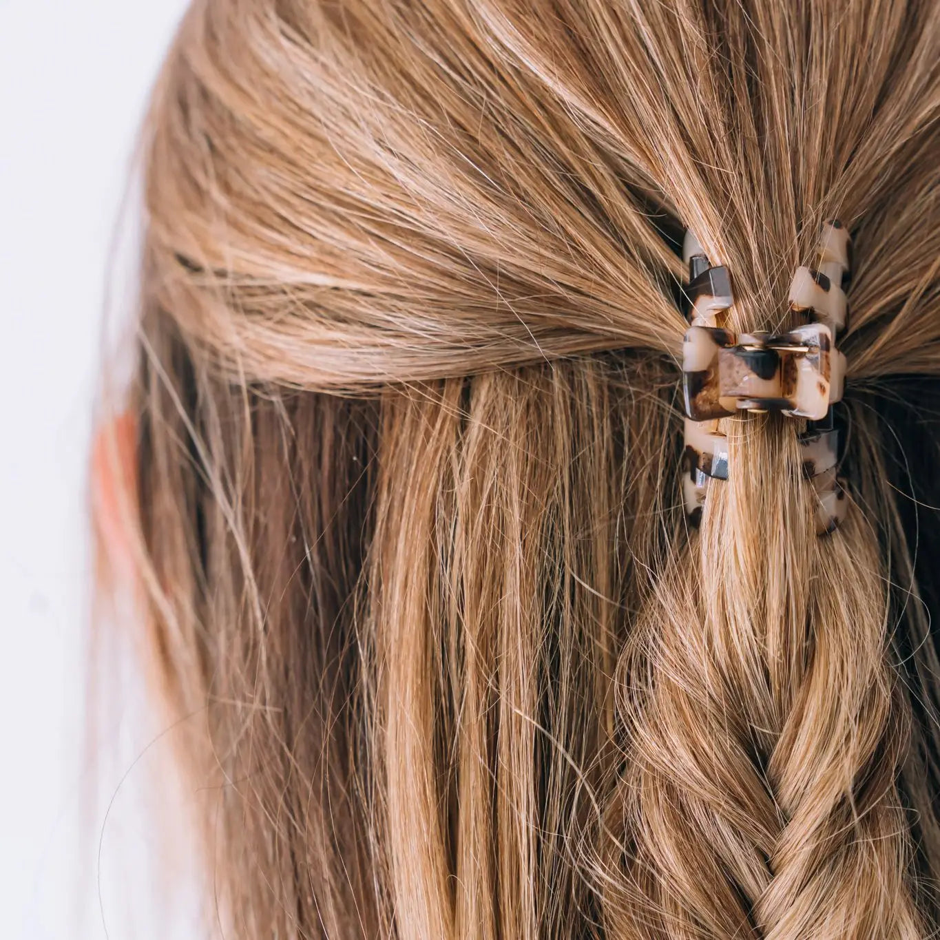 Tiny Classic Hair Clip Blonde Tortoise