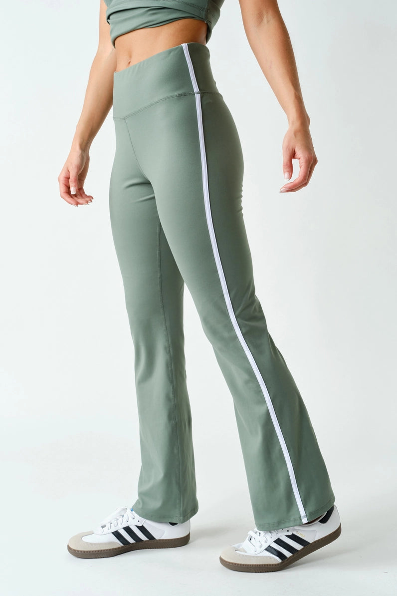 The Momentum Flare Legging Olive