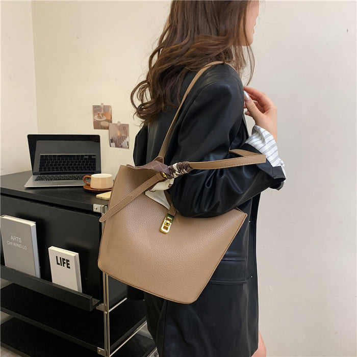 Paula Bucket Bag