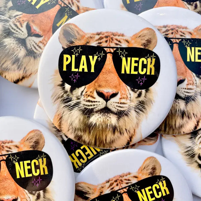 Play Neck Large Button