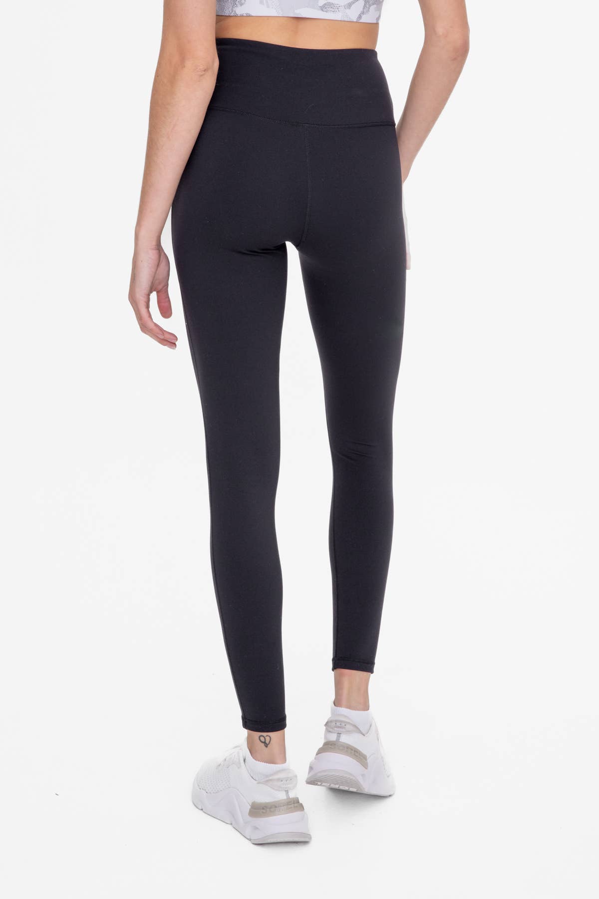 Essential Black Highwaist Leggings