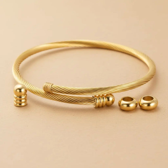 Mila Gold Wire Bracelet