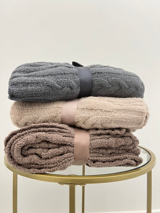Comfy Luxe Cable Knit Blanket
